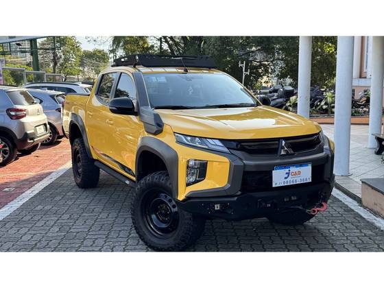 MITSUBISHI L200 TRITON 2.4 16V TURBO DIESEL SPORT SAVANA CD 4P 4X4 AUTOMÁTICO MITSUBISHI L200 TRITON 2.4 16V TURBO DIESEL SPORT SAVANA CD 4P 4X4 AUTOMÁTICO